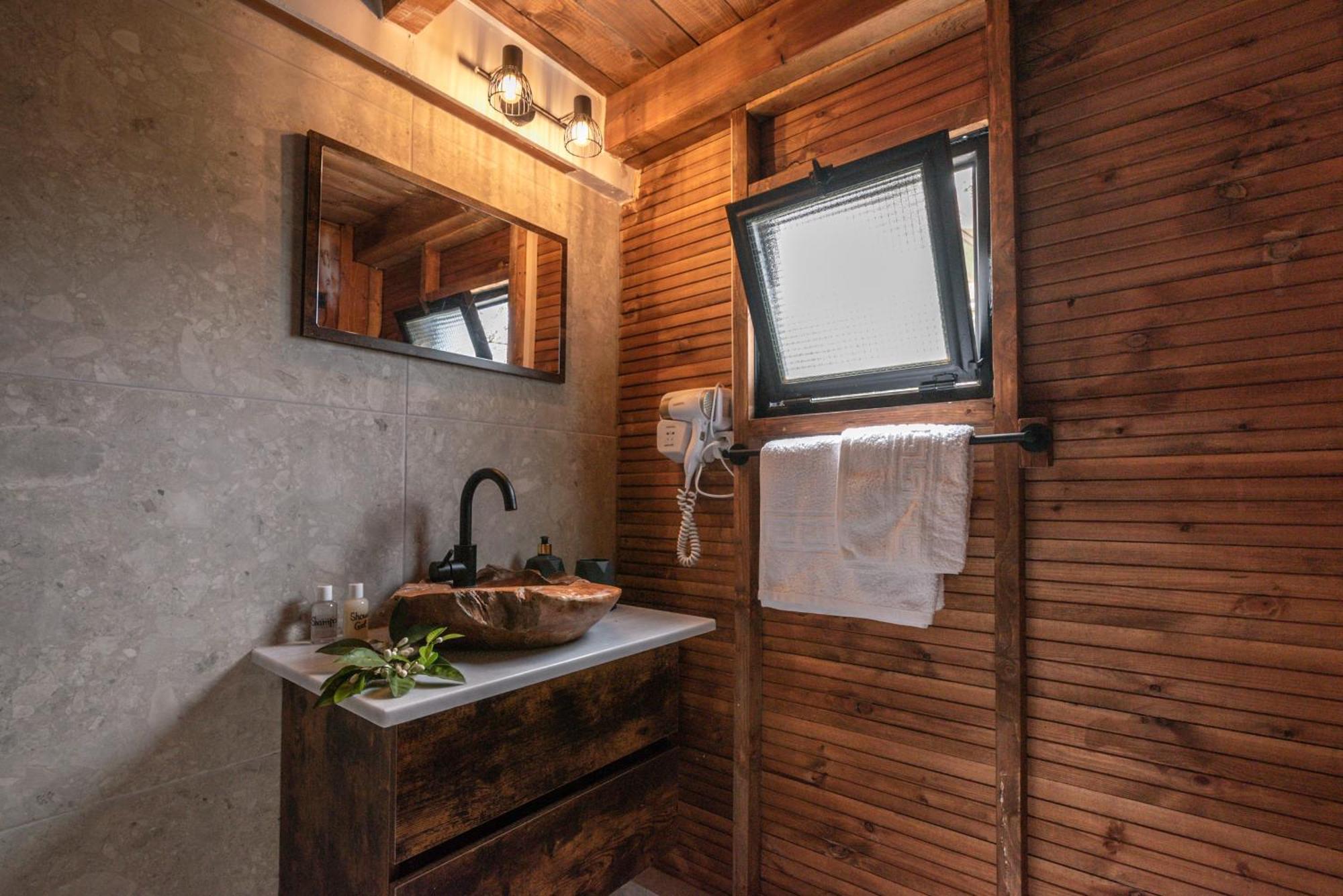 Wooden House * Kalathenai