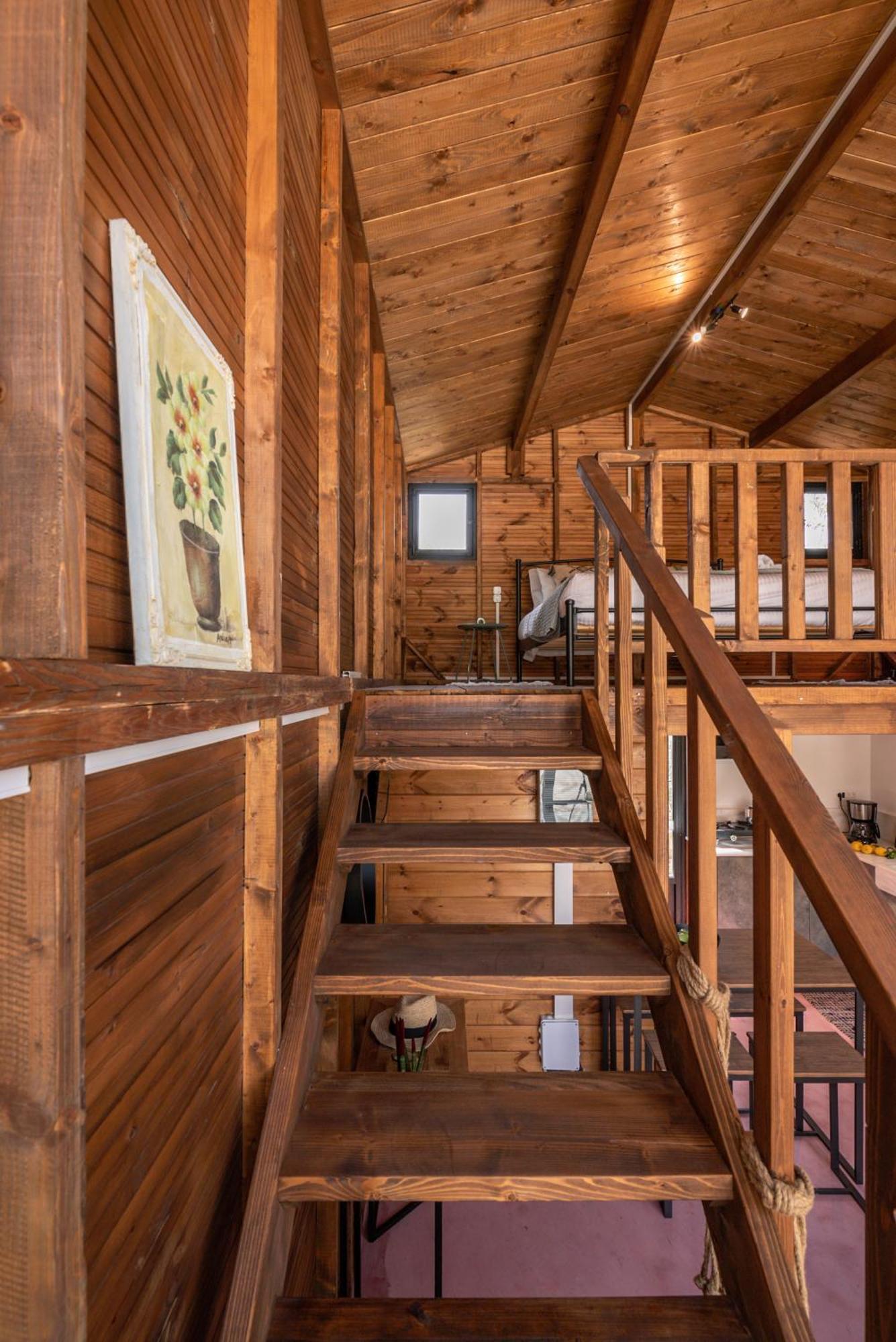 בקתה Wooden House *