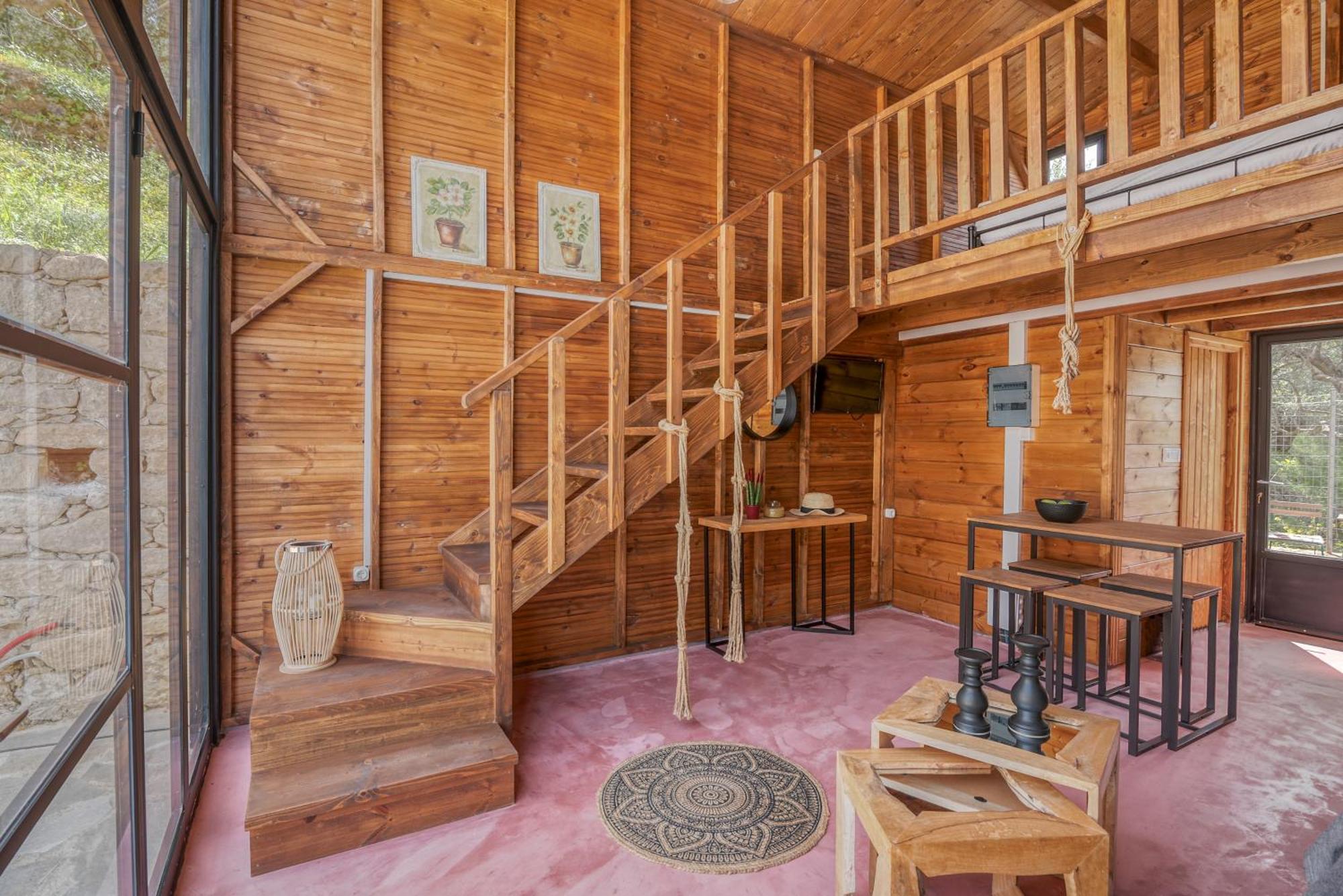 Wooden House בקתה