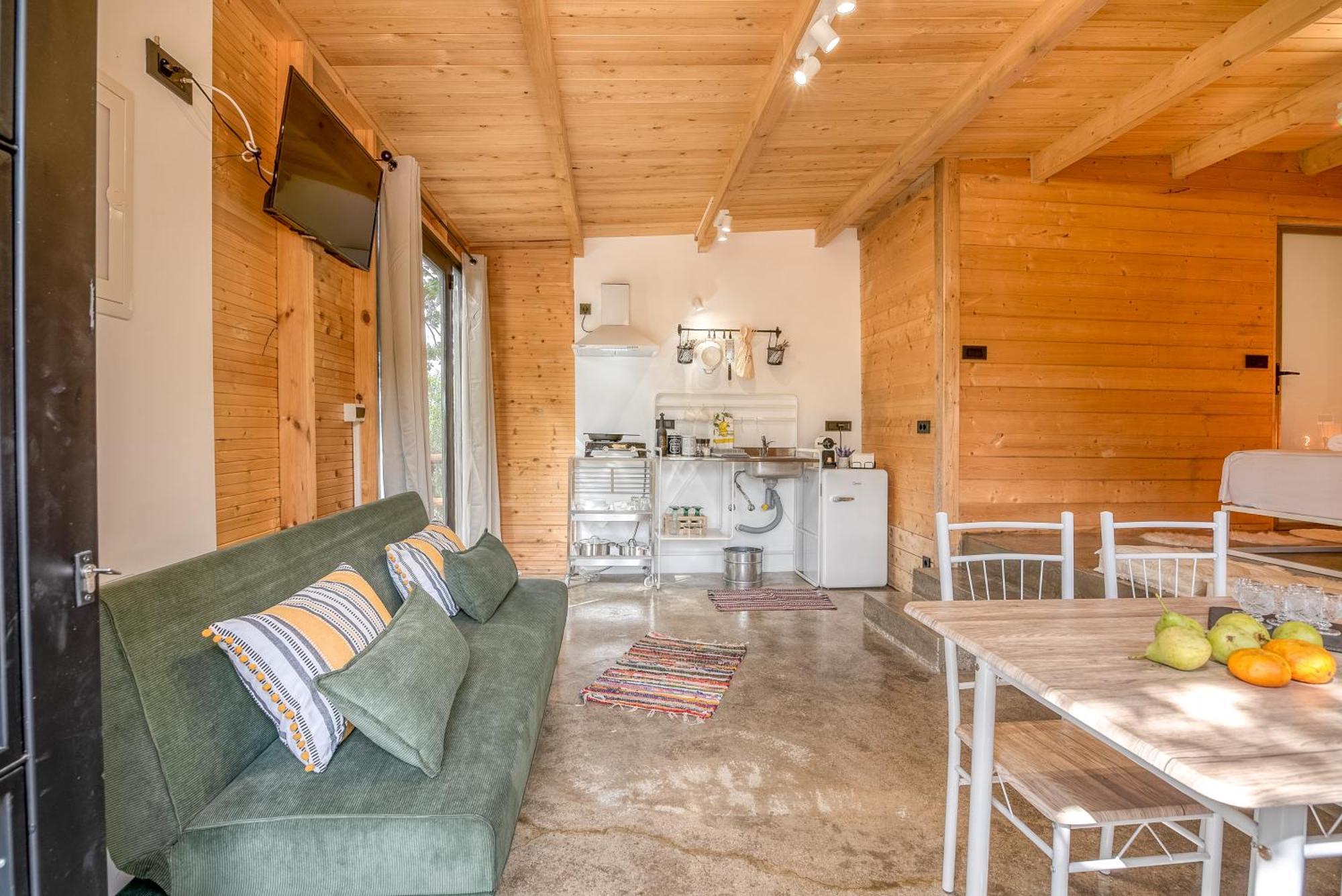 בקתה Wooden House